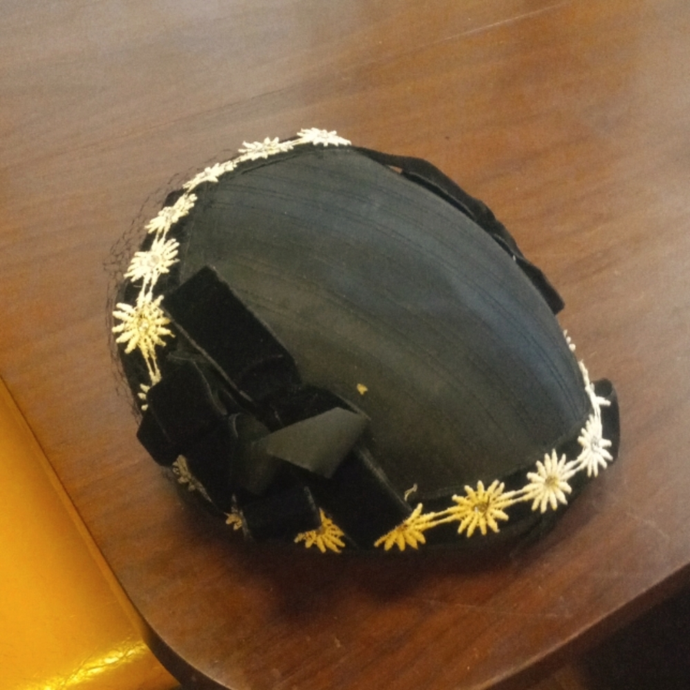 Antique women's hat